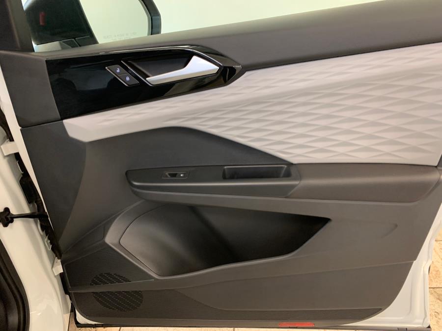 2023 Volkswagen Taos S FWD photo