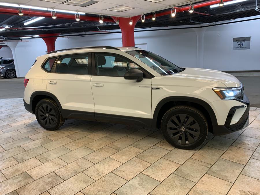 2023 Volkswagen Taos S FWD photo