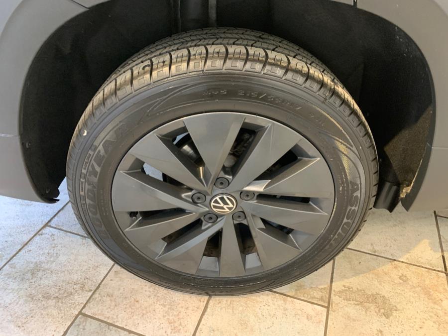 2023 Volkswagen Taos S FWD photo