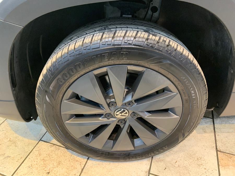2023 Volkswagen Taos S FWD photo