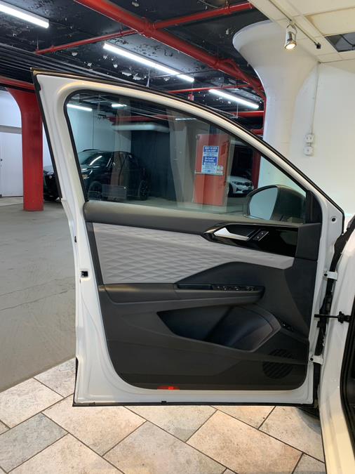 2023 Volkswagen Taos S FWD photo