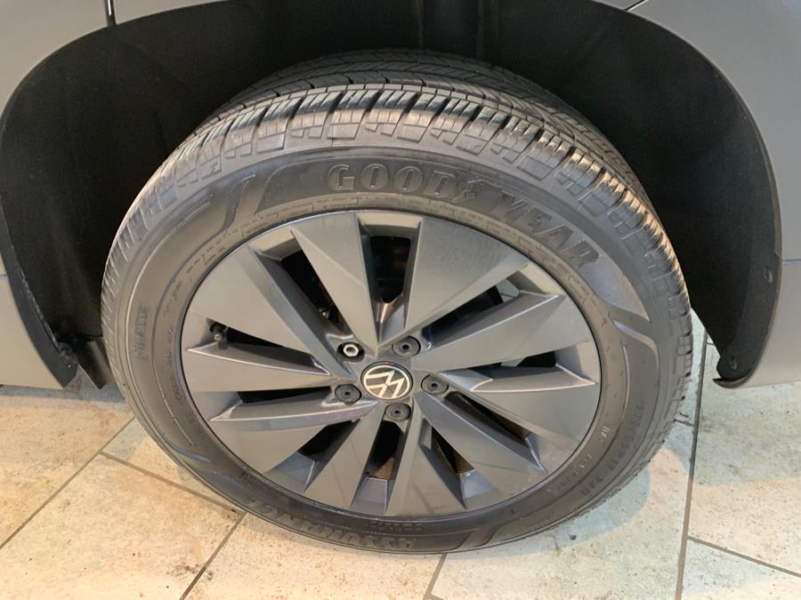 2023 Volkswagen Taos S FWD photo