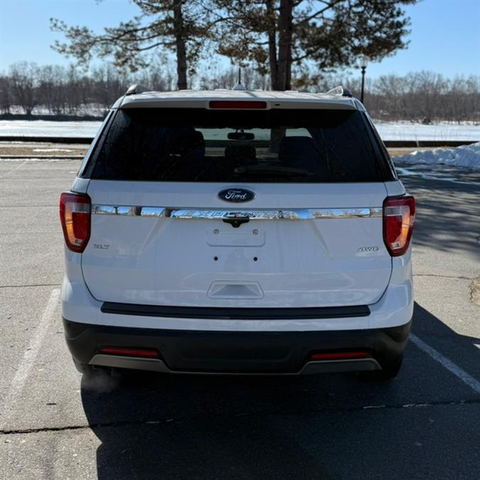 2019 Ford Explorer XLT 4WD photo
