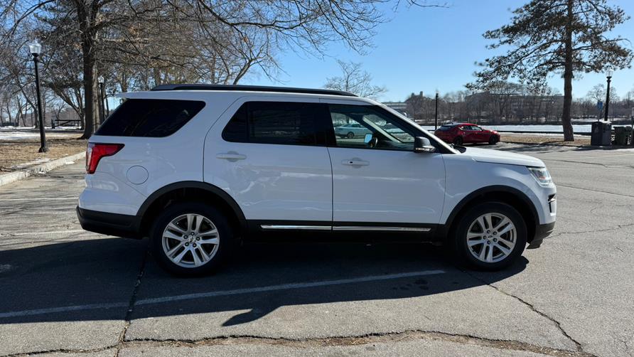 2019 Ford Explorer XLT 4WD photo