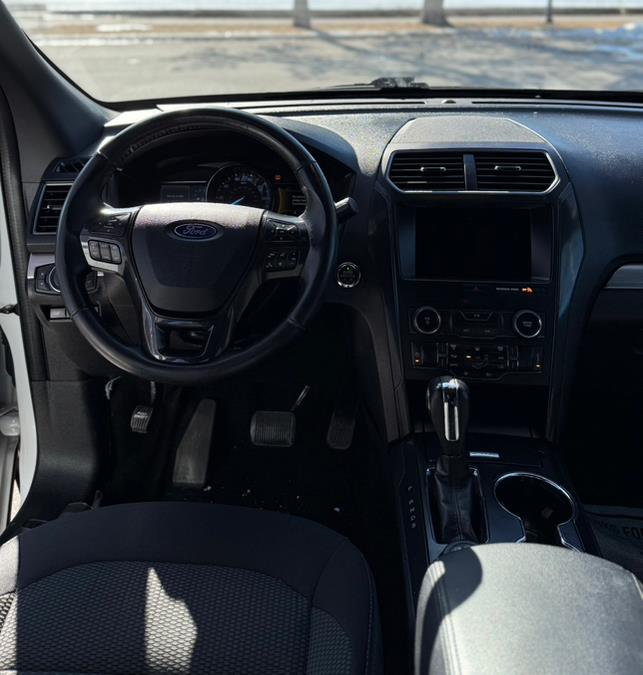 2019 Ford Explorer XLT 4WD photo