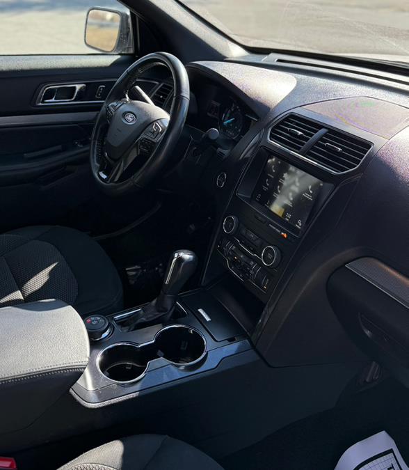 2019 Ford Explorer XLT 4WD photo