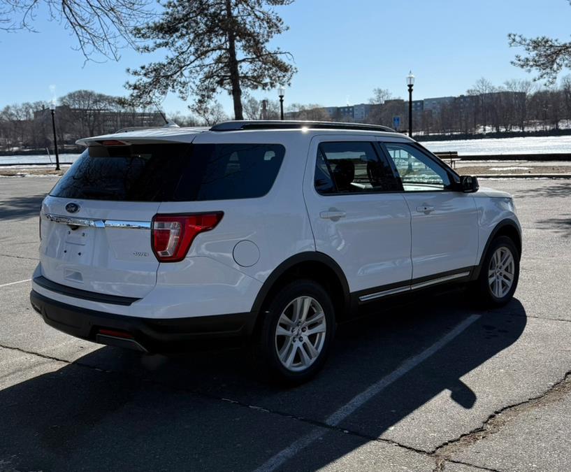 2019 Ford Explorer XLT 4WD photo
