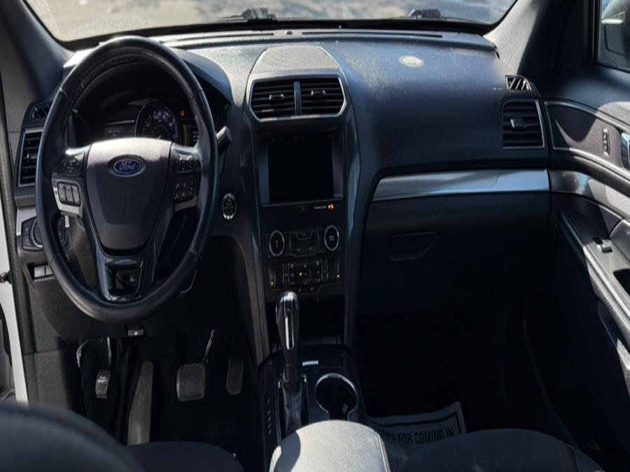 2019 Ford Explorer XLT 4WD photo