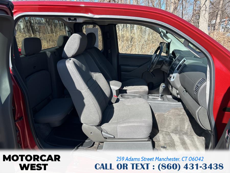 2016 Nissan Frontier 2WD King Cab I4 Manual S photo