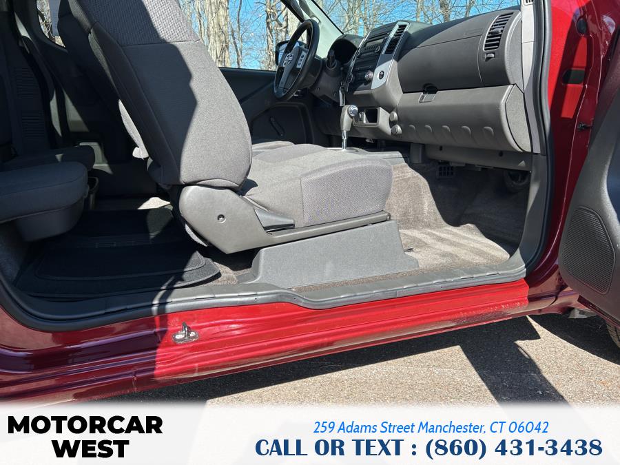 2016 Nissan Frontier 2WD King Cab I4 Manual S photo