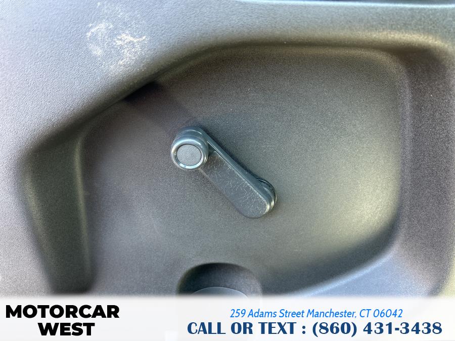 2016 Nissan Frontier 2WD King Cab I4 Manual S photo