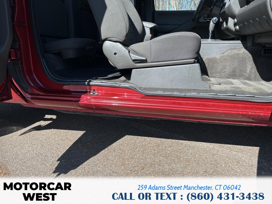 2016 Nissan Frontier 2WD King Cab I4 Manual S photo