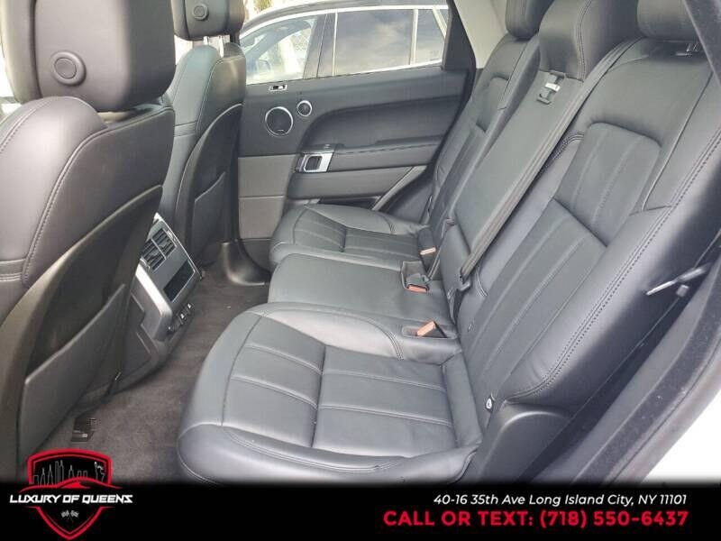 2019 Land Rover Range Rover Sport Turbo i6 MHEV SE photo