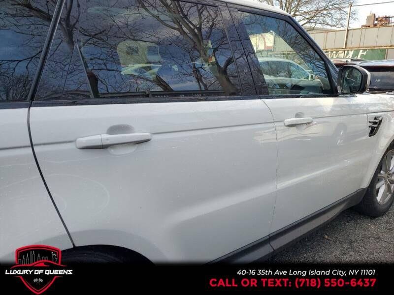 2019 Land Rover Range Rover Sport Turbo i6 MHEV SE photo