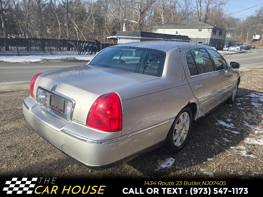 2011 Lincoln Town Car Executive L photo