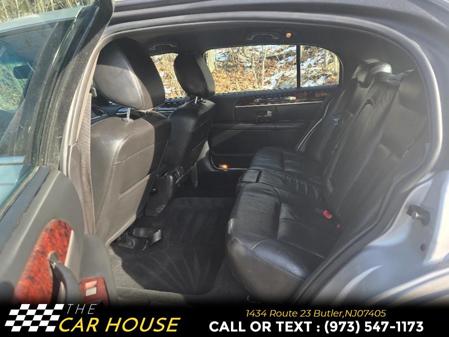 2011 Lincoln Town Car Executive L photo