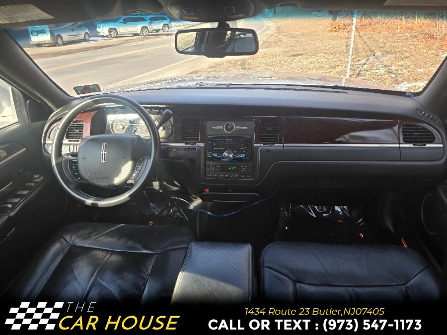 2011 Lincoln Town Car Executive L photo