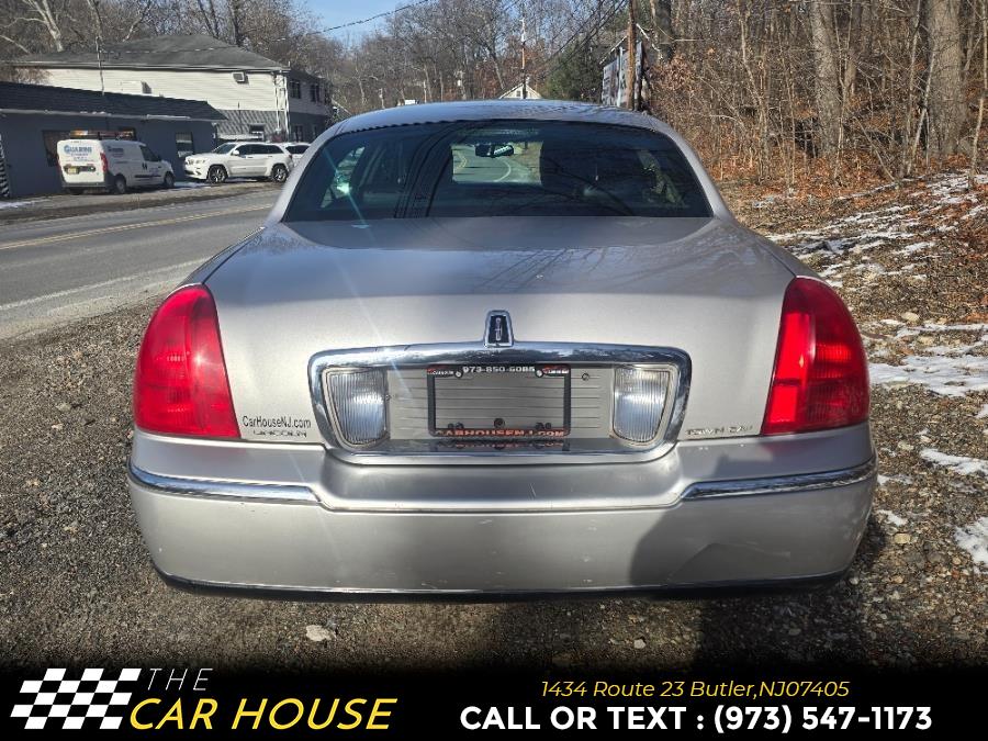 2011 Lincoln Town Car Executive L photo