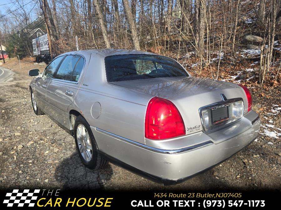 2011 Lincoln Town Car Executive L photo