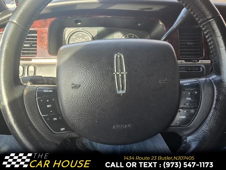 2011 Lincoln Town Car Executive L photo