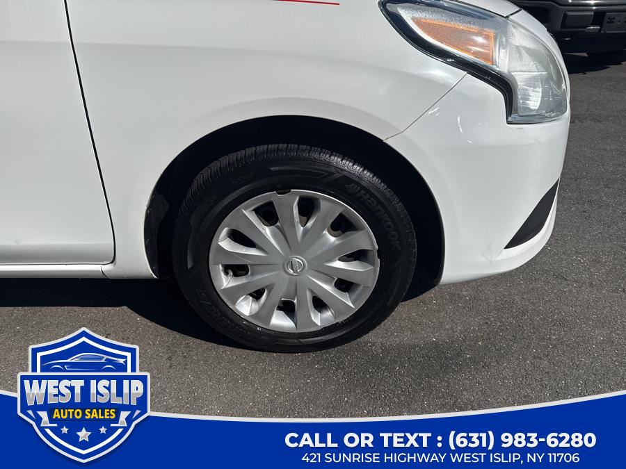2017 Nissan VERSA SEDAN SV CVT photo