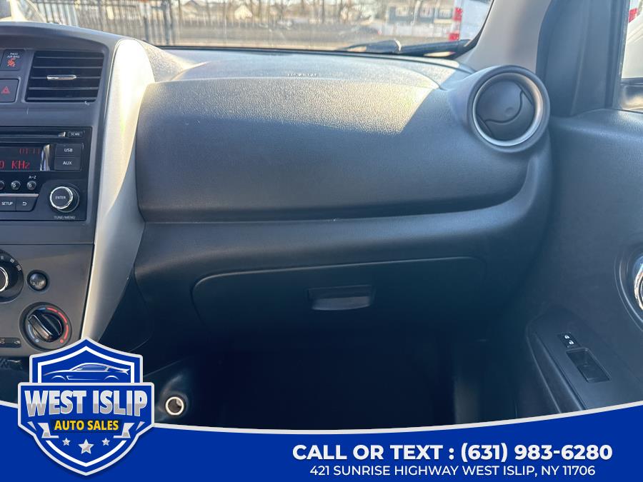 2017 Nissan VERSA SEDAN SV CVT photo