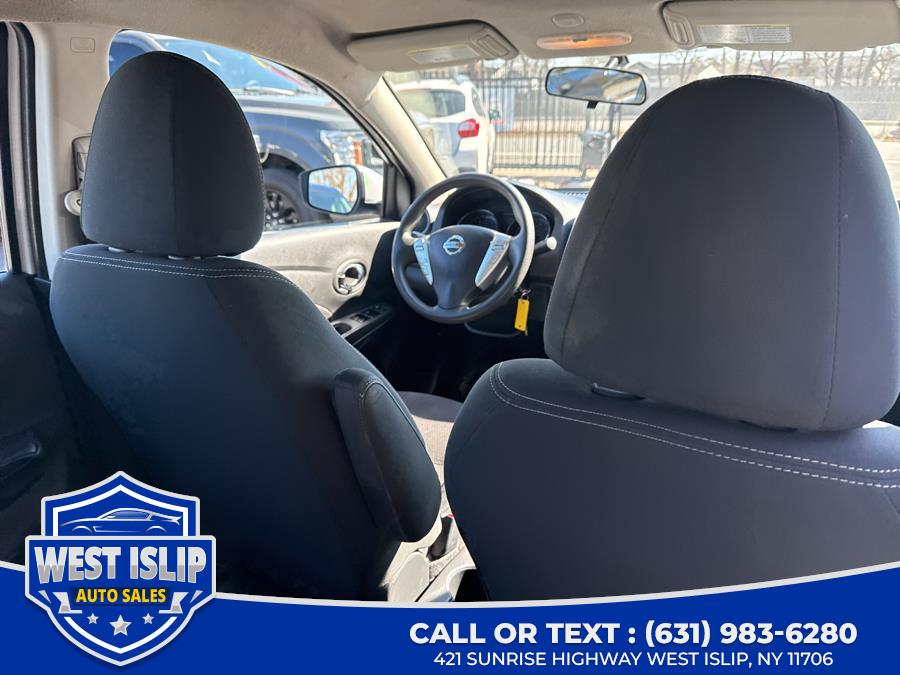 2017 Nissan VERSA SEDAN SV CVT photo