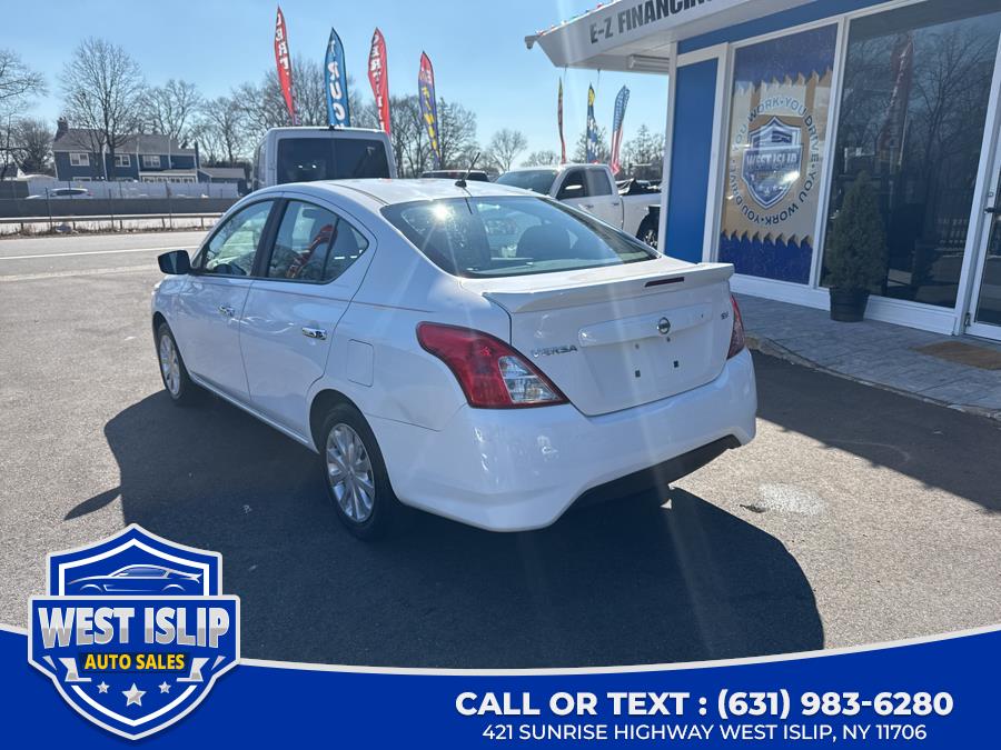 2017 Nissan VERSA SEDAN SV CVT photo