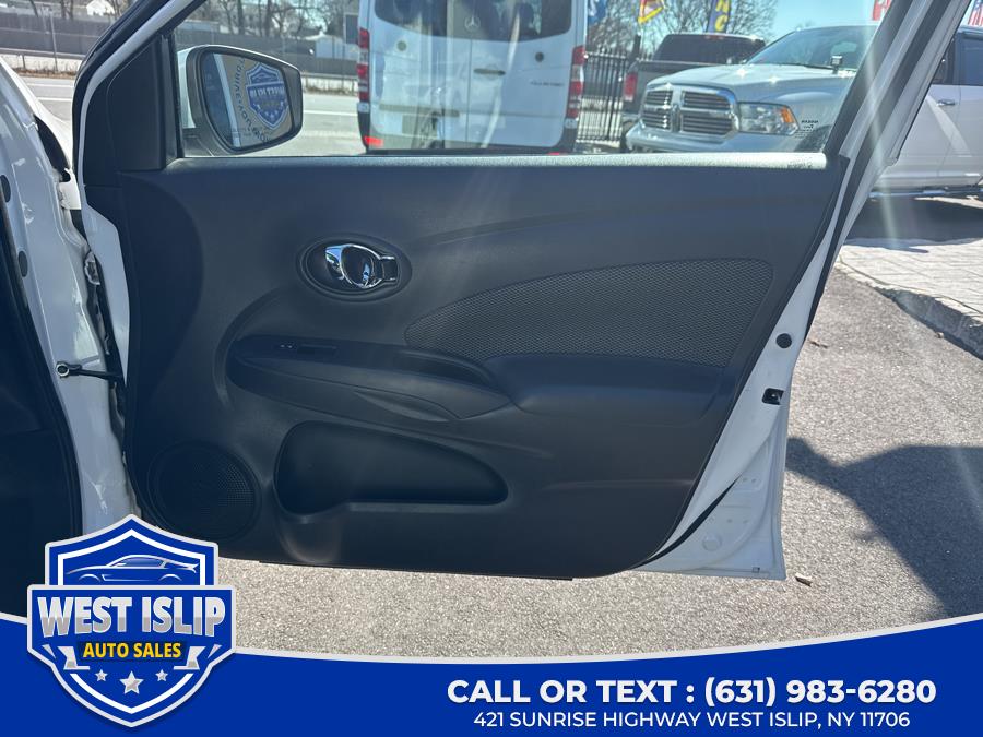 2017 Nissan VERSA SEDAN SV CVT photo