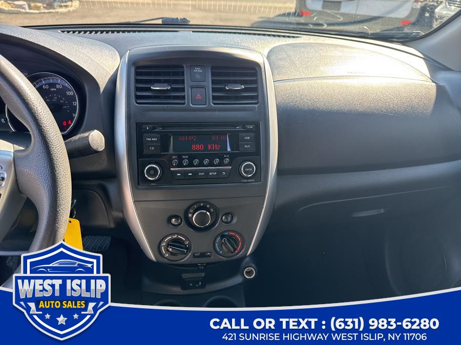 2017 Nissan VERSA SEDAN SV CVT photo