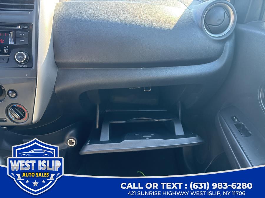 2017 Nissan VERSA SEDAN SV CVT photo