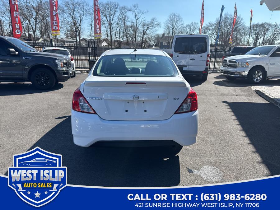 2017 Nissan VERSA SEDAN SV CVT photo