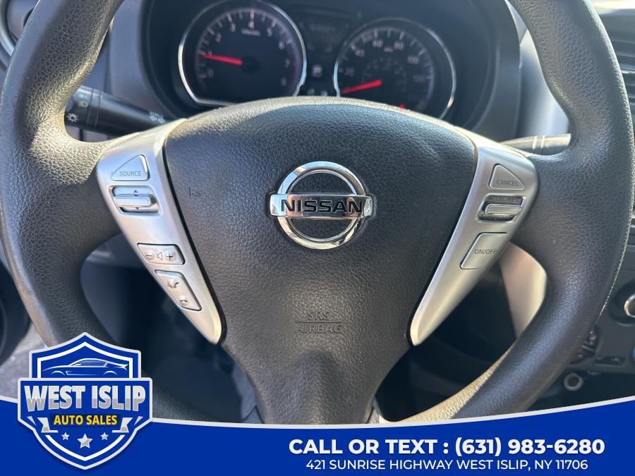 2017 Nissan VERSA SEDAN SV CVT photo