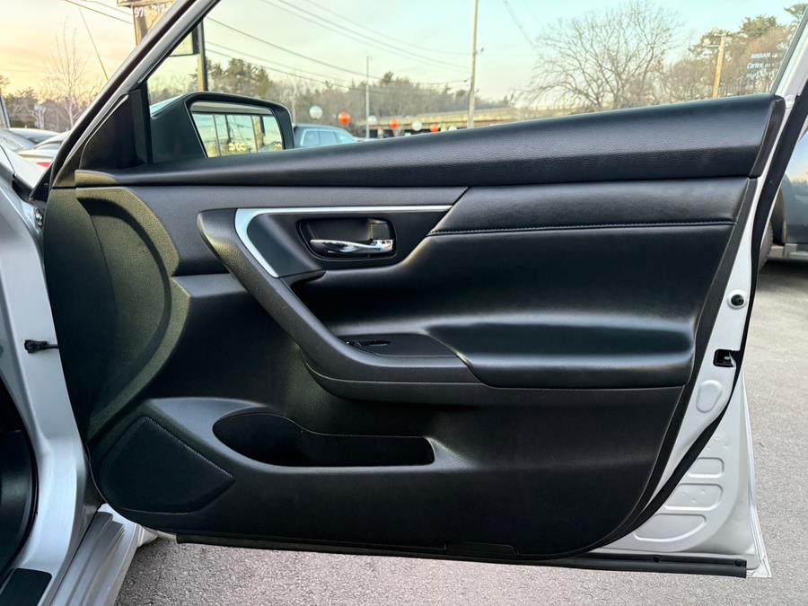 2016 Nissan Altima 4dr Sdn I4 2.5 SR photo