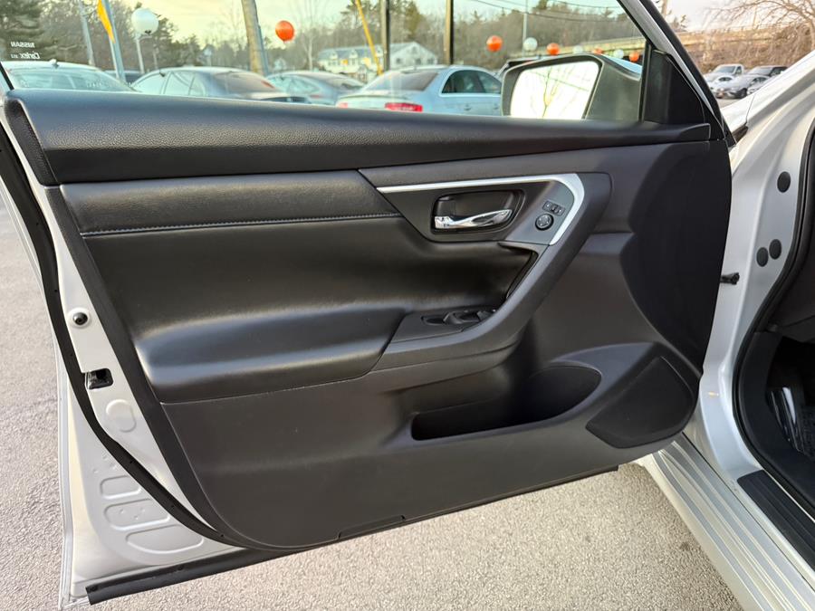 2016 Nissan Altima 4dr Sdn I4 2.5 SR photo