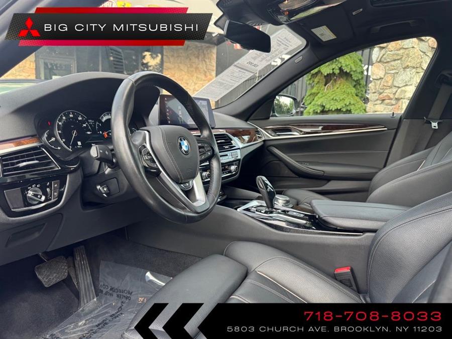 2019 BMW 5-Series 530i xDrive photo