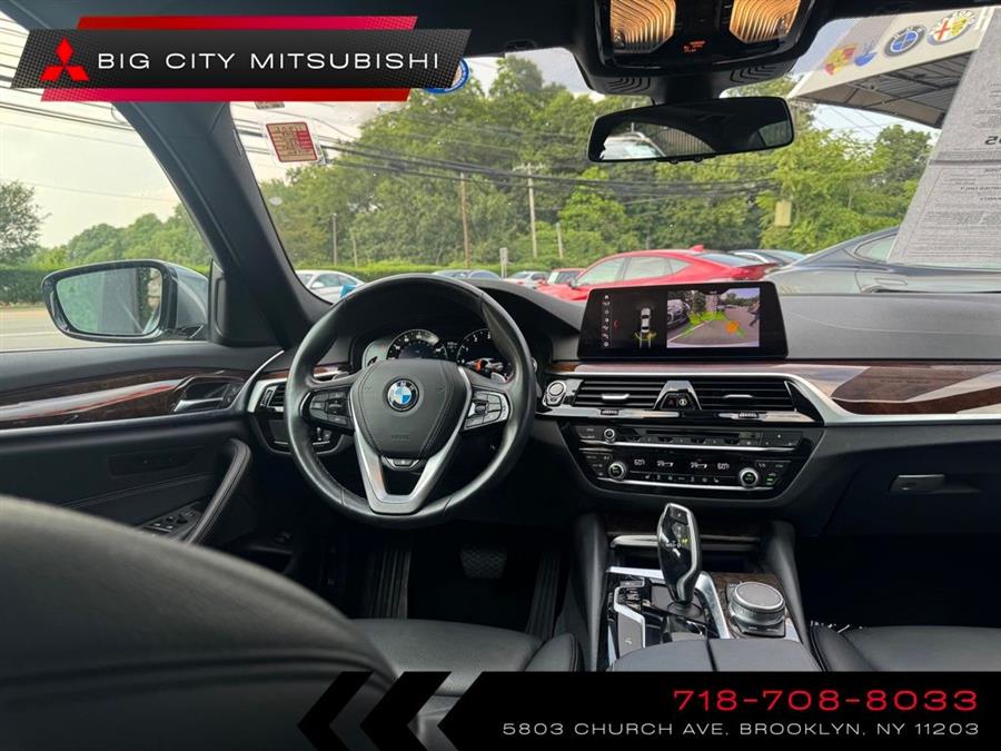 2019 BMW 5-Series 530i xDrive photo