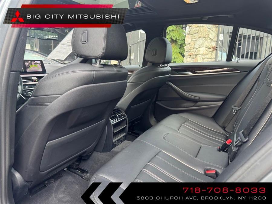 2019 BMW 5-Series 530i xDrive photo