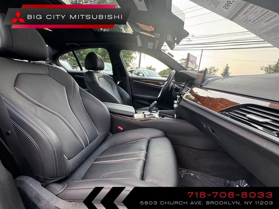 2019 BMW 5-Series 530i xDrive photo