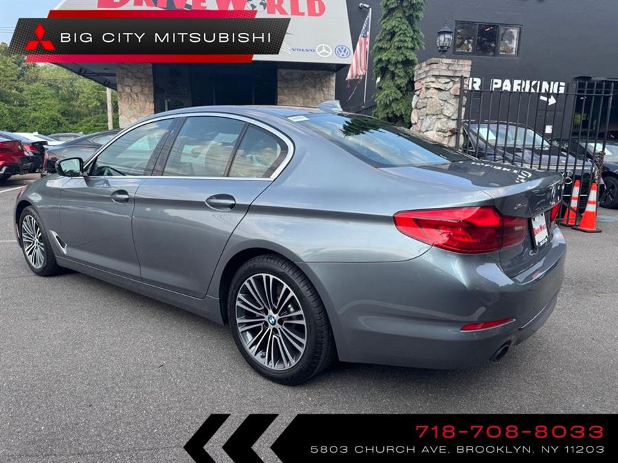 2019 BMW 5-Series 530i xDrive photo