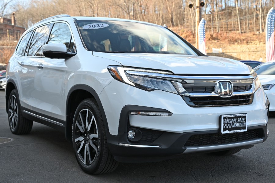 2022 Honda Pilot Touring 8-Passenger AWD photo