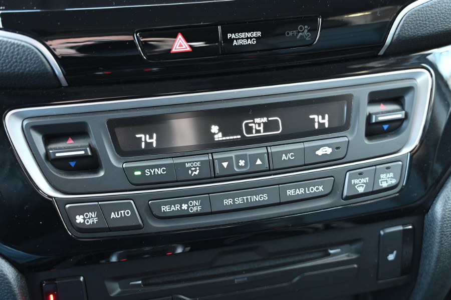 2022 Honda Pilot Touring 8-Passenger AWD photo