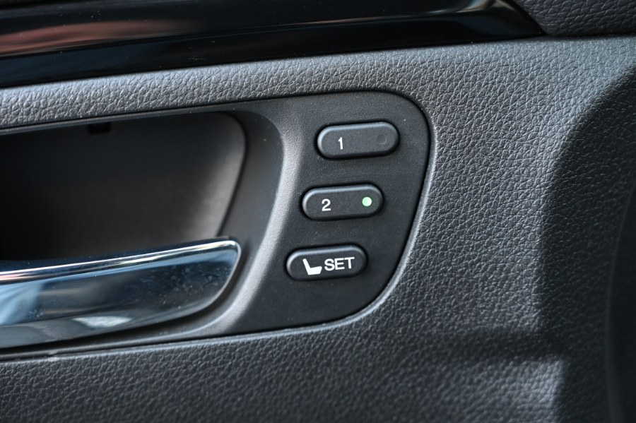 2022 Honda Pilot Touring 8-Passenger AWD photo