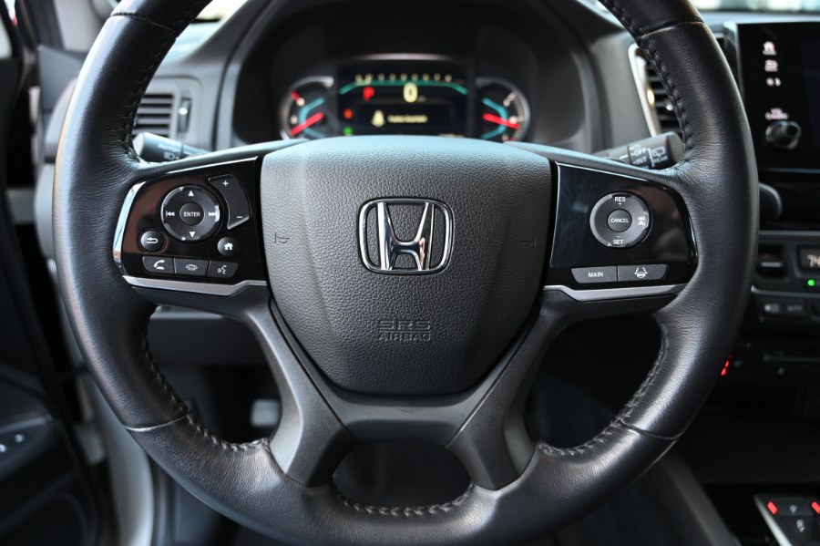 2022 Honda Pilot Touring 8-Passenger AWD photo