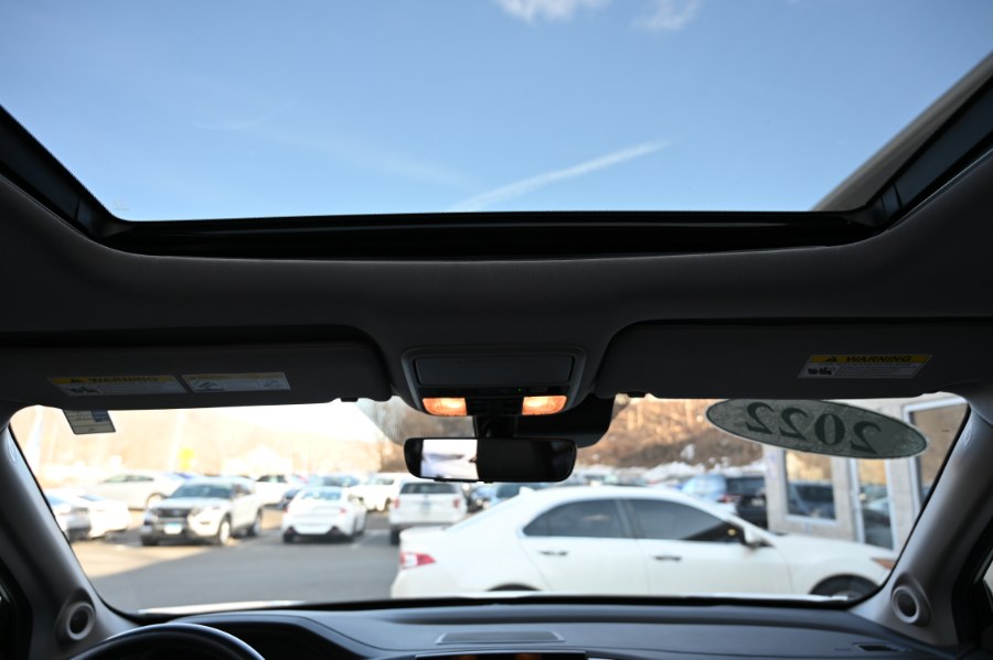 2022 Honda Pilot Touring 8-Passenger AWD photo
