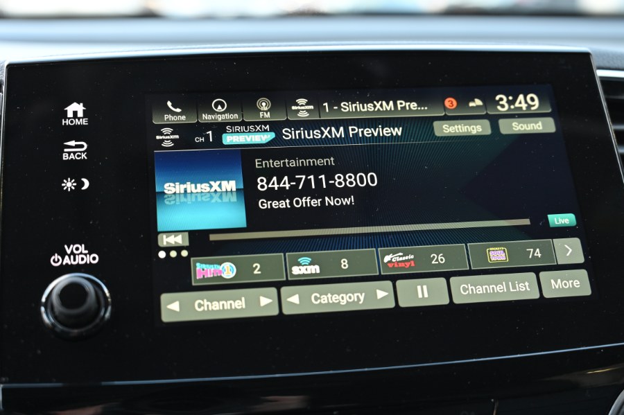 2022 Honda Pilot Touring 8-Passenger AWD photo