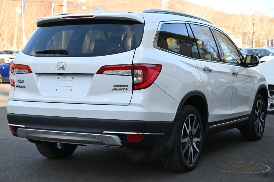 2022 Honda Pilot Touring 8-Passenger AWD photo