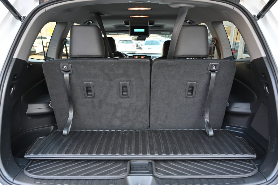 2022 Honda Pilot Touring 8-Passenger AWD photo