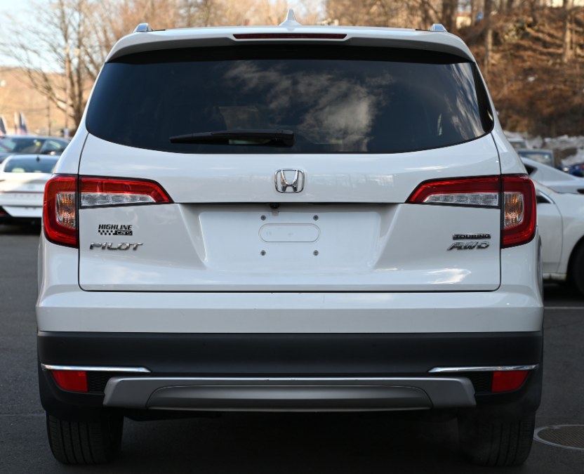 2022 Honda Pilot Touring 8-Passenger AWD photo