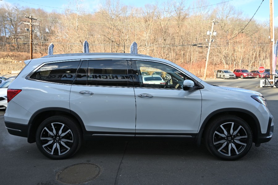 2022 Honda Pilot Touring 8-Passenger AWD photo